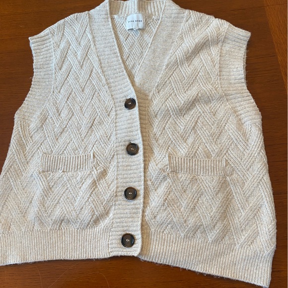 Cream-colored Pink Rose sweater vest. Size XL - Picture 1 of 5